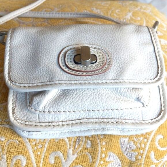 Vintage Fossil Tiny White Genuine Leather Camera Style Crossbody Bag - Picture 4 of 15